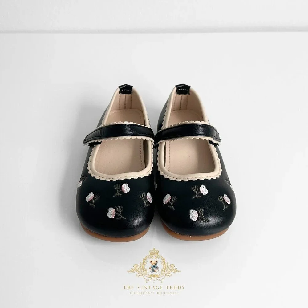 NWT Pretty Girls Mary Jane Flats Embroidered Cute Children's Shoes Black 3.5
